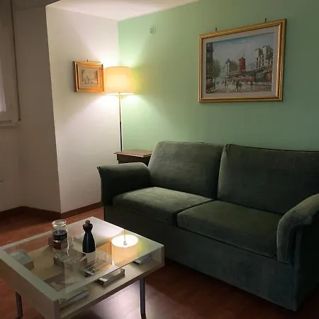 Appartamento In Historic Palace Roma